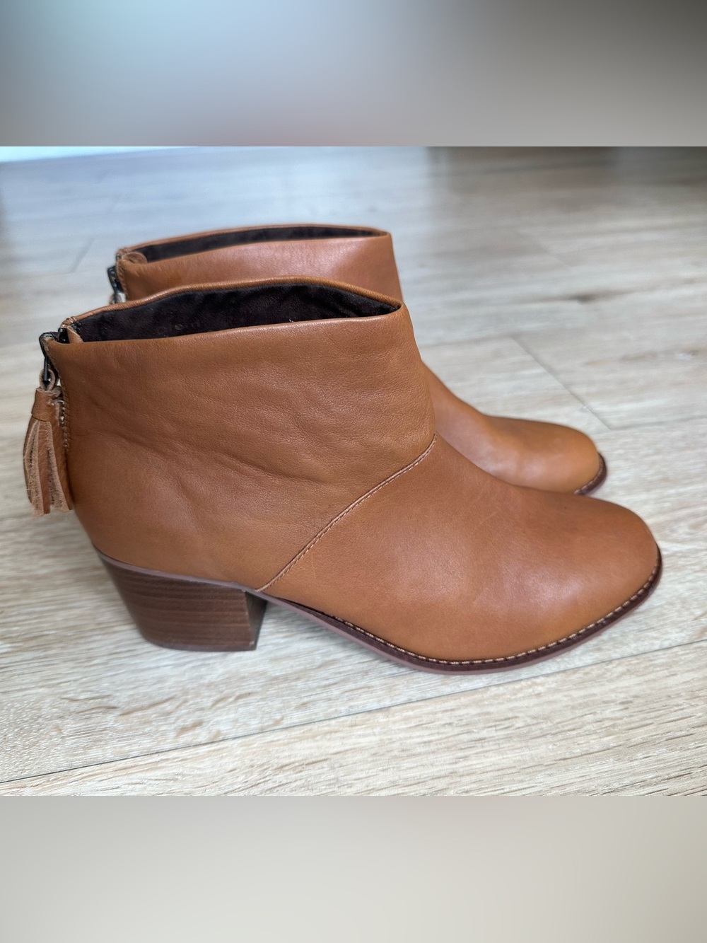 Toms Carpe Diem Tan /Cognac / Brown Leather Ankle Booties with Tassel Zip
